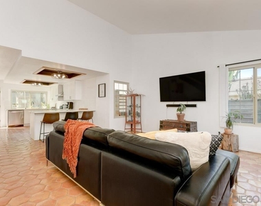 2735 Waterbury Way - Photo Thumbnail 5