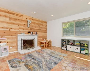 2735 Waterbury Way - Photo Thumbnail 15