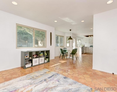 2735 Waterbury Way - Photo Thumbnail 14