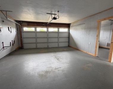 2735 Waterbury Way - Photo Thumbnail 32
