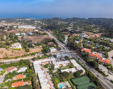 6441 Kanan Dume Road - Photo Thumbnail 31