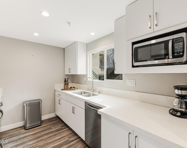 6441 Kanan Dume Road - Photo Thumbnail 3