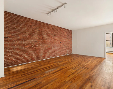 701 10th Avenue - Photo Thumbnail 2