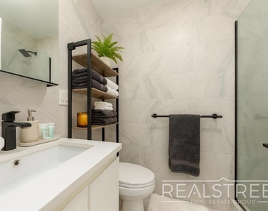 645 Knickerbocker Ave - Photo Thumbnail 6