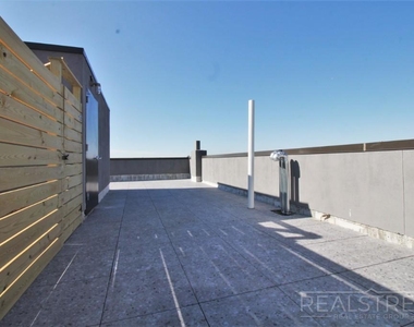 645 Knickerbocker Ave - Photo Thumbnail 9