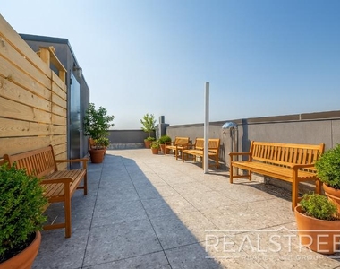 645 Knickerbocker Ave - Photo Thumbnail 10