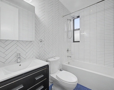 329 Union Street - Photo Thumbnail 12