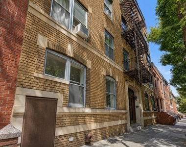 329 Union Street - Photo Thumbnail 16