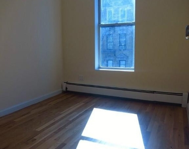 East 74th Street - Photo Thumbnail 5
