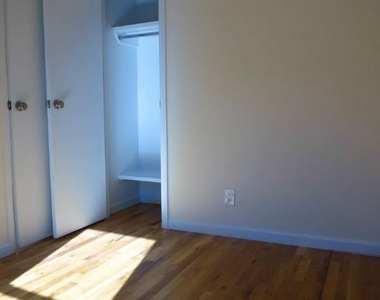 East 74th Street - Photo Thumbnail 6