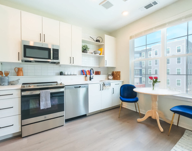3 Westchester Park Drive - Photo Thumbnail 4