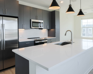 3 Westchester Park Drive - Photo Thumbnail 160