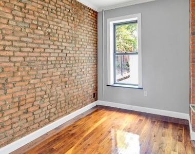 East 108th Street - Photo Thumbnail 3
