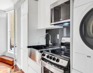 East 108th Street - Photo Thumbnail 2