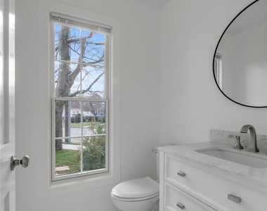 1 Manhasset Avenue - Photo Thumbnail 10