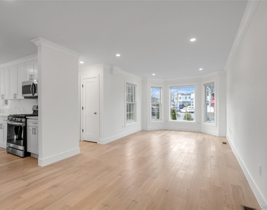 1 Manhasset Avenue - Photo Thumbnail 7