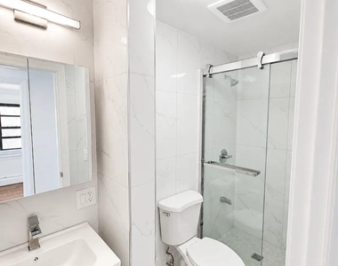 14715 Elm Avenue - Photo Thumbnail 5