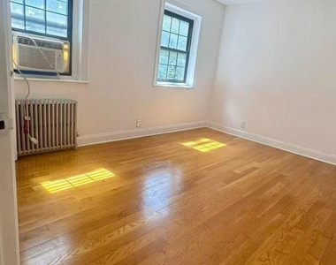 14133 78th Avenue - Photo Thumbnail 2