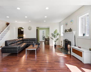 5 Burbury Lane - Photo Thumbnail 6
