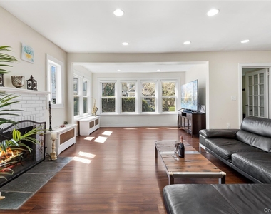 5 Burbury Lane - Photo Thumbnail 8