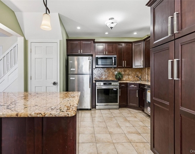 5 Burbury Lane - Photo Thumbnail 12