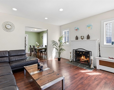 5 Burbury Lane - Photo Thumbnail 5