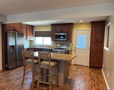 2656 Cedar Lane - Photo Thumbnail 2