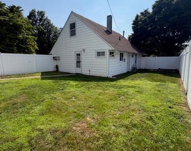 3173 Roxbury Lane - Photo Thumbnail 17