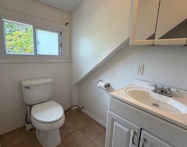 3173 Roxbury Lane - Photo Thumbnail 12