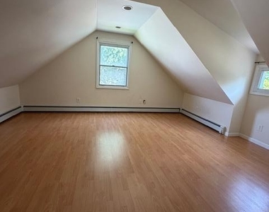 3173 Roxbury Lane - Photo Thumbnail 10