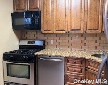 1069 Fenwood Drive - Photo Thumbnail 4