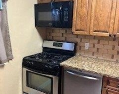 1069 Fenwood Drive - Photo Thumbnail 5