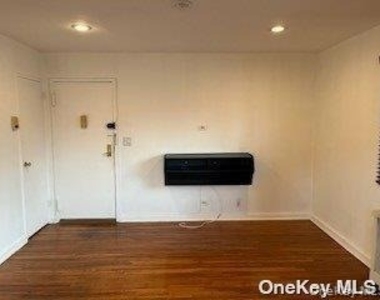 1069 Fenwood Drive - Photo Thumbnail 2