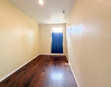 61 North Street - Photo Thumbnail 3