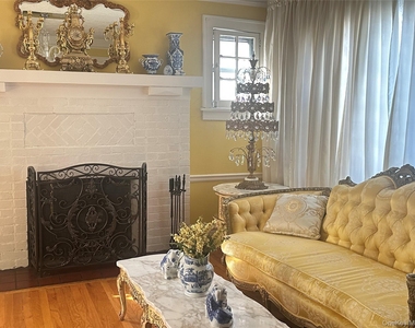 2936 Curtis Street - Photo Thumbnail 2