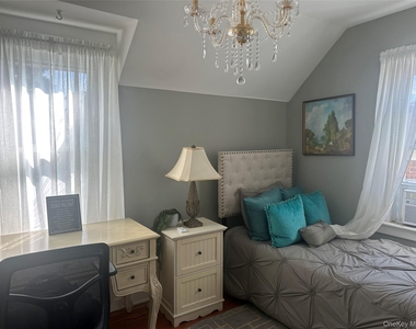 2936 Curtis Street - Photo Thumbnail 6
