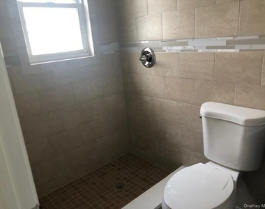 2933 Ocean Crest Boulevard - Photo Thumbnail 8