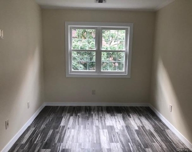 2933 Ocean Crest Boulevard - Photo Thumbnail 6