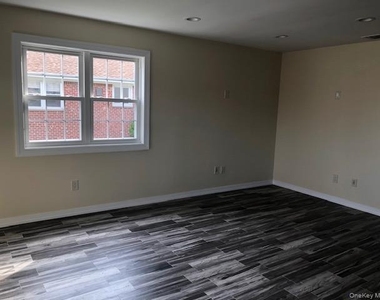 2933 Ocean Crest Boulevard - Photo Thumbnail 4