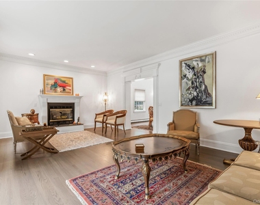 312 West Street - Photo Thumbnail 5