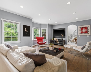 312 West Street - Photo Thumbnail 16