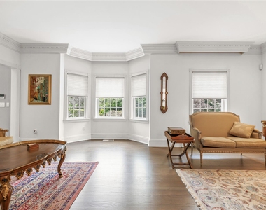 312 West Street - Photo Thumbnail 7