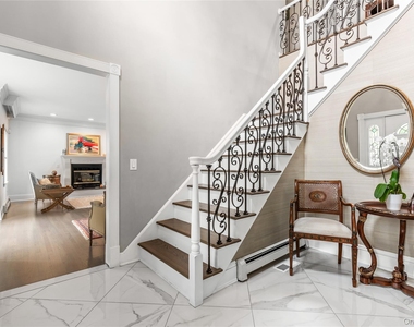 312 West Street - Photo Thumbnail 3