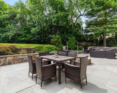312 West Street - Photo Thumbnail 29