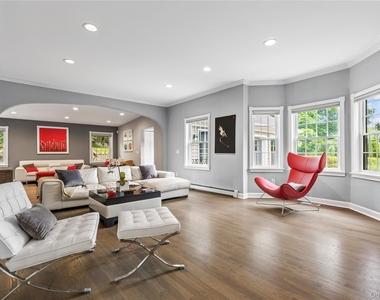 312 West Street - Photo Thumbnail 14