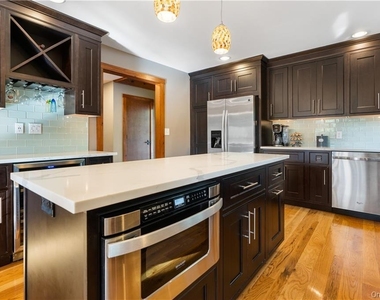 13 Kings Point Lane - Photo Thumbnail 10