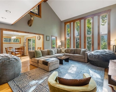 13 Kings Point Lane - Photo Thumbnail 3