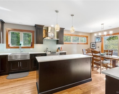 13 Kings Point Lane - Photo Thumbnail 7