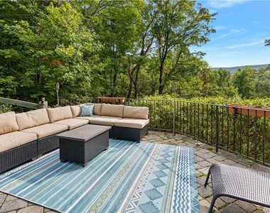 13 Kings Point Lane - Photo Thumbnail 1