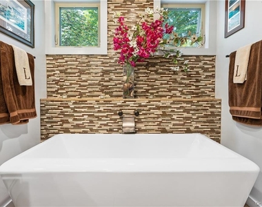 13 Kings Point Lane - Photo Thumbnail 23